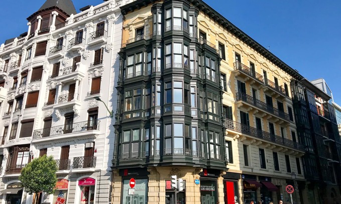 Bilbao City Centre Condo | Very central apartment in Bilbao a few meters from Gran Vía, E-BI-752.