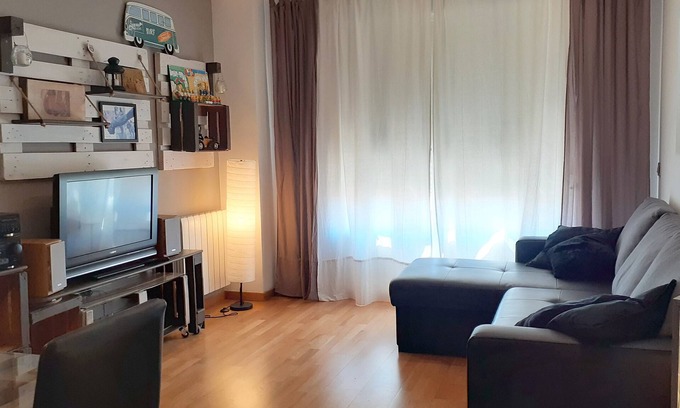 En Corts Apartment | Very close to the heart of Valencia
