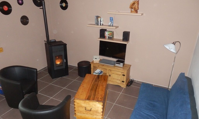 Froidchapelle House | Very lovely bungalow by Eau d’Heure Lakes with pool, beach and water activities