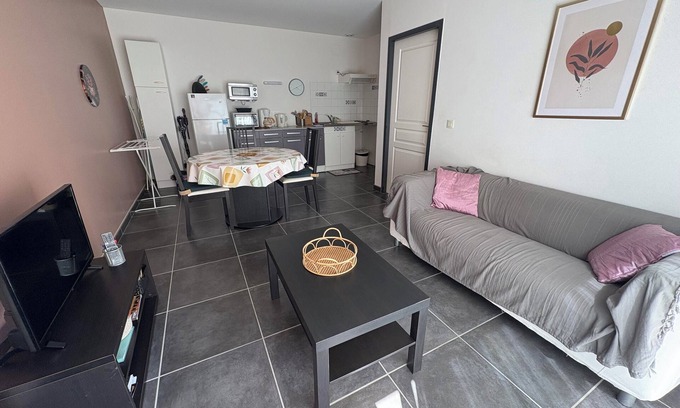 Eugenie-les-Bains Apartment | Very nice T2 ground floor with bay window in a quiet area not overlooked