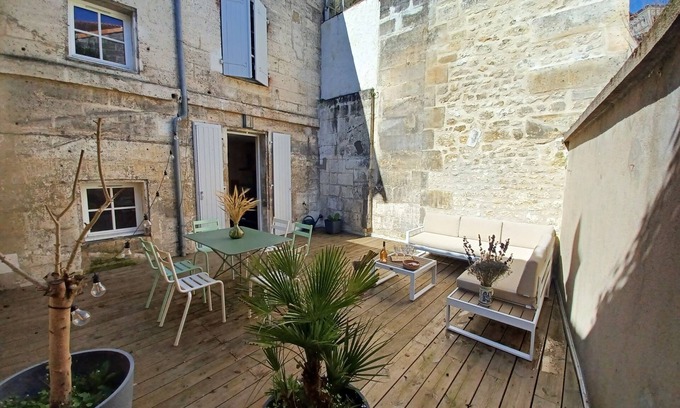 Angouleme House | Very pleasant and quiet house with terrace in the city center