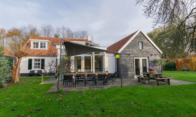 Oosterhout House | Very stylish and tastefully decorated luxurious villa