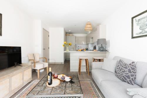 Poole Apartment | Vespasian's Abode by Grandeur Property