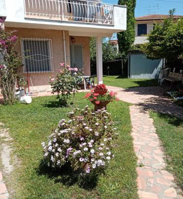 Marina di Castagneto Carducci Apartment | VIA PO MARINA DI CASTAGNETO CARDUCCI