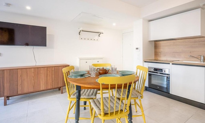 Antibes Old Town Apartment | Via Marenda - Antibes Old Town Top Location and Free Parking