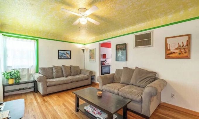 Mount Scott-Arleta House | Vibrant 1950s Mt Scott Home