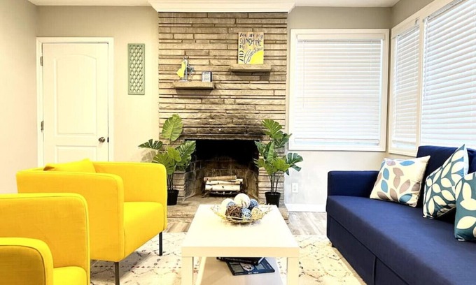 Greensboro House | Vibrant Modern Home in the Heart of Greensboro