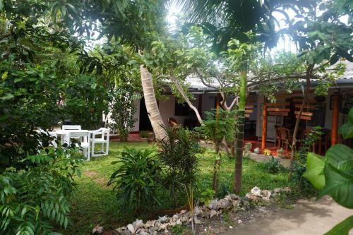 Nilaveli House | Vibushan Guest House