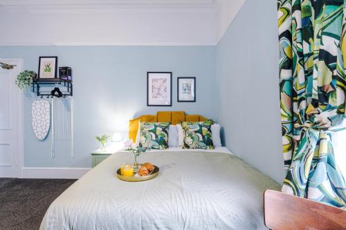 Leamington Spa Apartment | Victoria Park Studio 2 - Town Centre Gem, Free Parking, Netflix & Amazon Prime