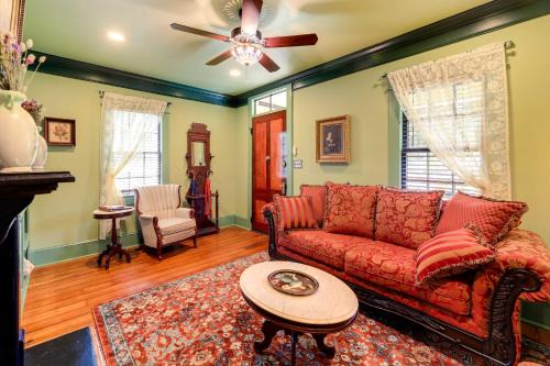 New Bern Apartment | Victorian Vacation Rental Apt in Downtown New Bern