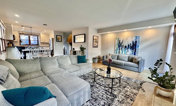 Downtown Columbus House | Victorian Village Townhome, large living space in the heart of the short north!