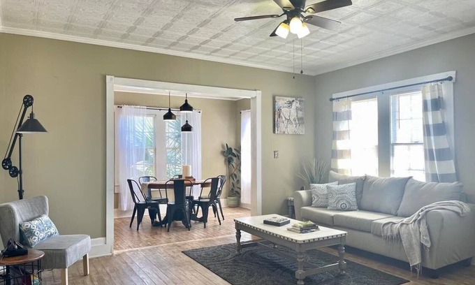 Lyons House | Vidalia Sweet Onion Home in Downtown Lyons, with King Bed-Travel Workers Welcome