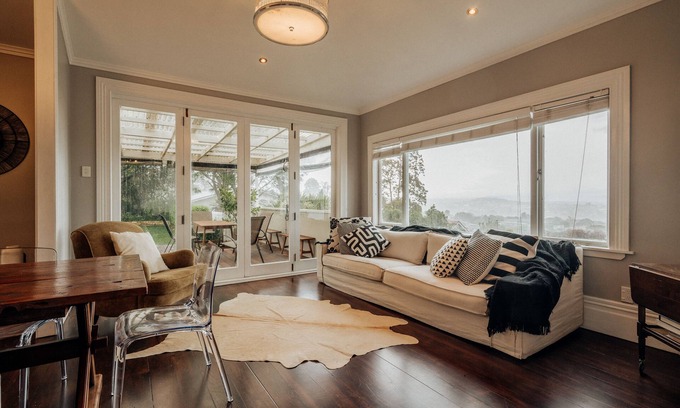 Mount Eden House | View 14 - Spacious villa in the heart of Mt Eden - sleeps 10 guests