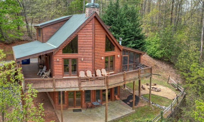 Raccoon Ridge Cabin | View From The Top - Aska Adventure Area