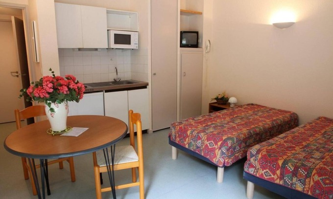 Aulus-les-Bains Apartment | View mountain, fitness, swimming pool, parking, tv, 25m², Guzet