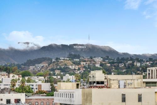 Hollywood Apartment | View of Hollywood Sign Studio, Free Parking