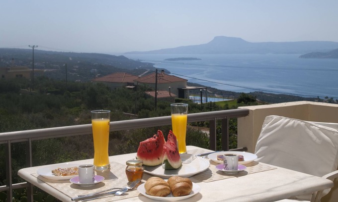 Pitharion Apartment | View to an unforgettable landscape, in touch with the Cretan nature