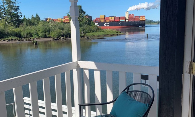 Skamokawa Condo | Viewpoint Landing: Elegant riverfront condos with spectacular views.