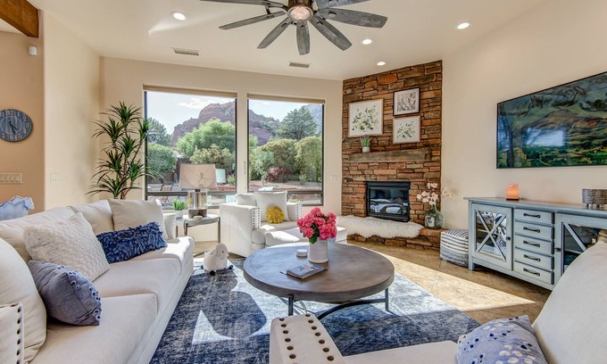 West Sedona House | Views of Coffee Pot, Hot Tub, Community Pool, Walk To Pickleball Courts!