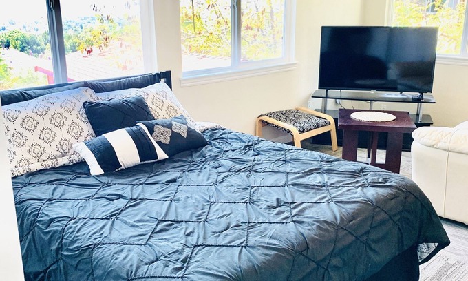 East San Jose Apartment | Views on a Hill.