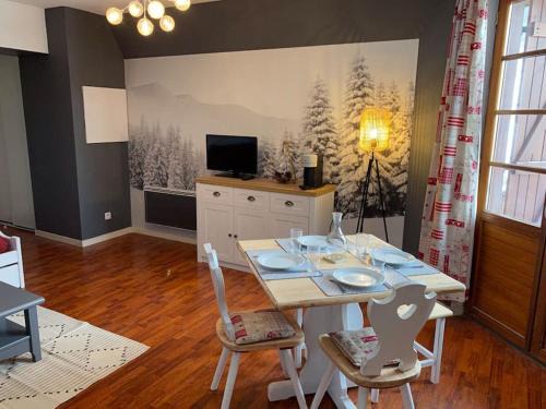 Vignec Apartment | Vignec/Saint-Lary - T2 cosy avec balcon & piscine
