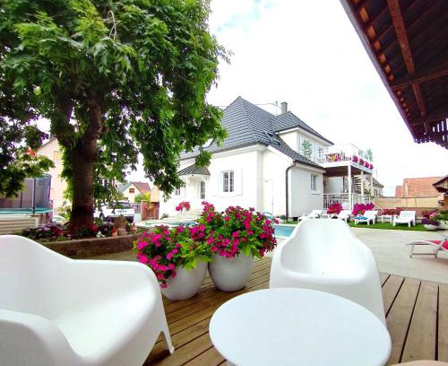 Bennwihr Apartment | Vignes & Tropiques - Terrasse - Wifi - Clim - Parking