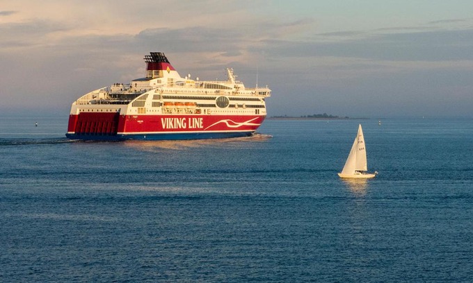 Katajanokka Boat Rental | Viking Line ferry Viking XPRS - Night Cruise from Helsinki