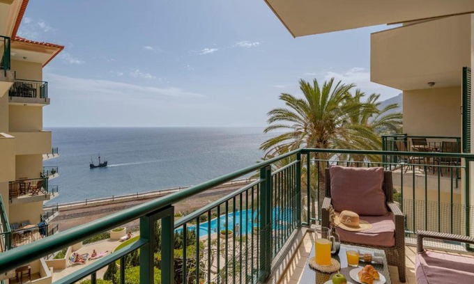 Sao Martinho Apartment | Vila Formosa II by An Island Apart
