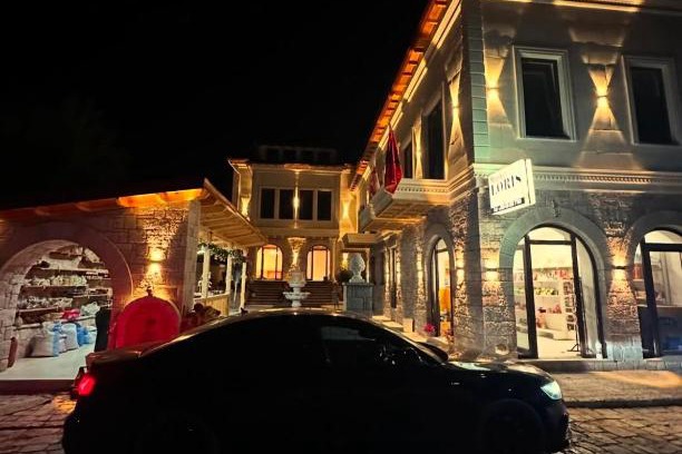 Moscopole Hotel | Vila Loris