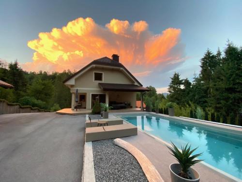 Postojna Villa | Vila Tin & Koča Tin