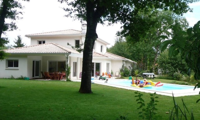 Saint-Aubin-de-Medoc Villa | VILLA 230 SQM ON THE EDGE OF FOREST HEATED AND SECURE POOL SHUTTER