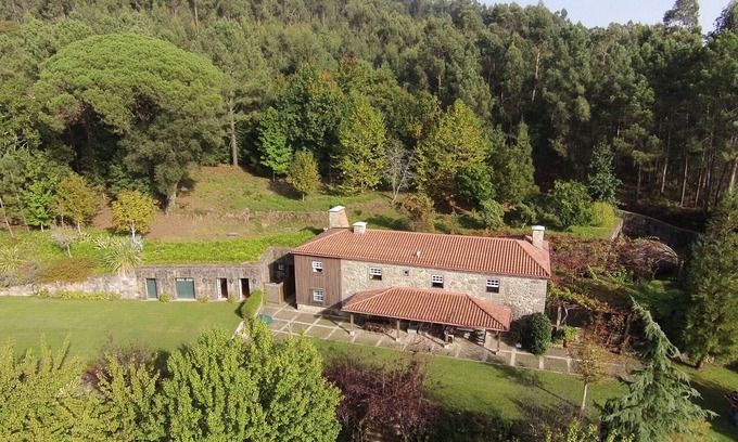 Calheiros Villa | Villa 232 Charming Restored Farmhouse for Families