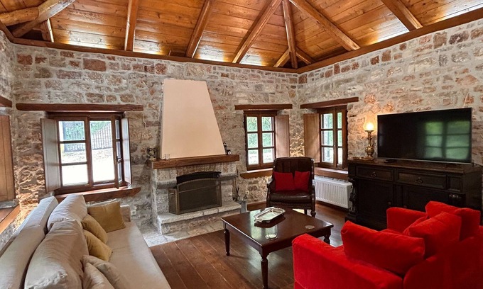 Potamia Villa | Villa Acroria in Karpenisi