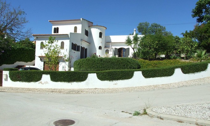 Quelfes Villa | Villa, Air-conditioned, Heated Pool, Peaceful Location.nBeds 3,Bathrooms 3