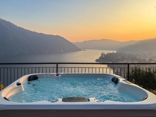 Cernobbio Apartment | Villa amazing lake view with jacuzzi, private garden and gym