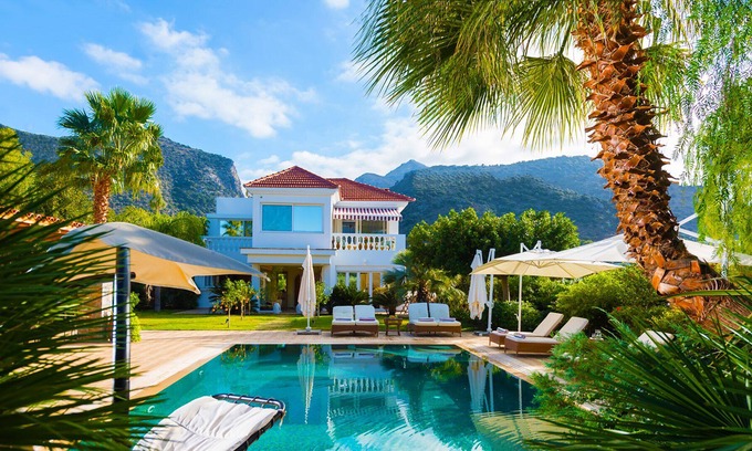 Sissi Villa | Villa Aphrodite 5-bed villa with heated pool and exotic garden