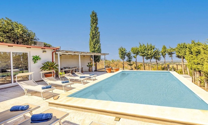 Ragusa Villa | Villa Ardith by Villa Plus