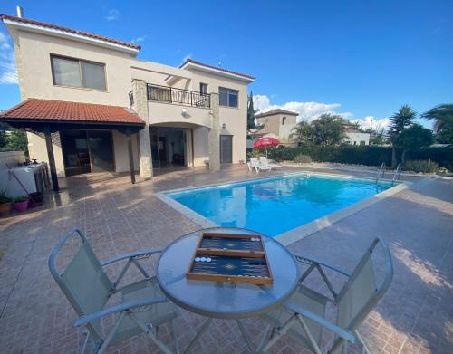 Pissouri Villa | Villa Ariadni