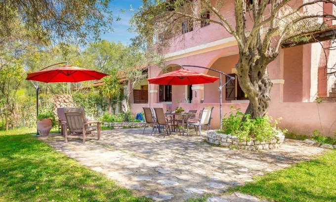 Astrakeri Villa | Villa Astrakeri Secret Garden
