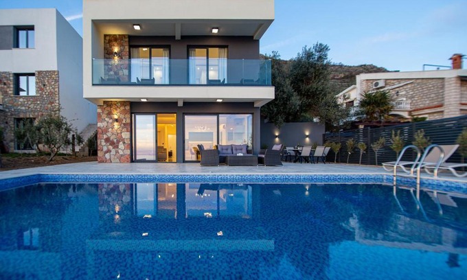 Rezevici Villa | Villa Aurora Azure - Luxury Infinity Pool Resort
