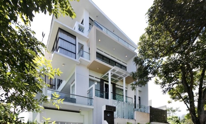 Bandung Villa | Villa Bandung DagoResor 7BR up 45 people Private Swimming Pool & Roof Garden BBQ
