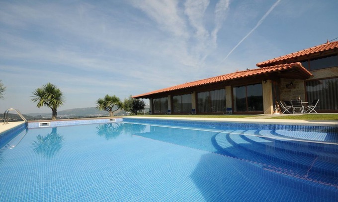 Aborim Villa | Villa Barcelos - Three Bedroom Villa, Sleeps 6