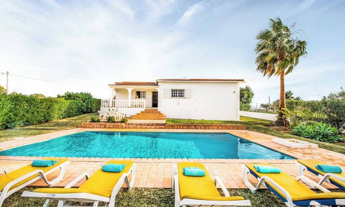 Albufeira Villa | Villa Barrancos - Three Bedroom Villa, Sleeps 6