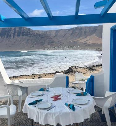 Caleta de Famara House | Villa Beachfront Famara