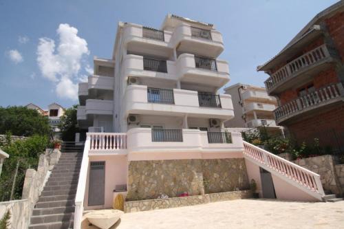 Dobra Voda Apartment | Villa Beba