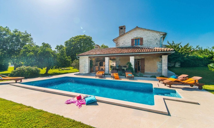 Zminj Villa | Villa Benina Rossa with large garden