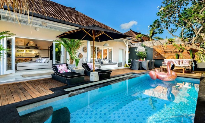 Drupadi Villa | Villa Bloom 4 - 2 King bedrooms , Sleep 4 Pax, private pool, Seminyak