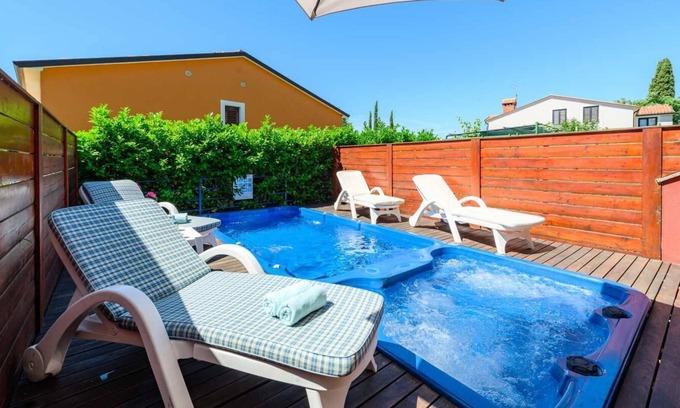Valica Villa | Villa Blue Valica only 2 km from the pebble beach