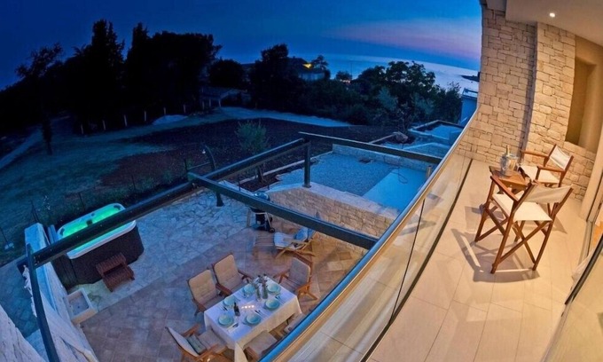 Krizine Villa | Villa Bobos place 1 with Jacuzzi and Sauna 46D
