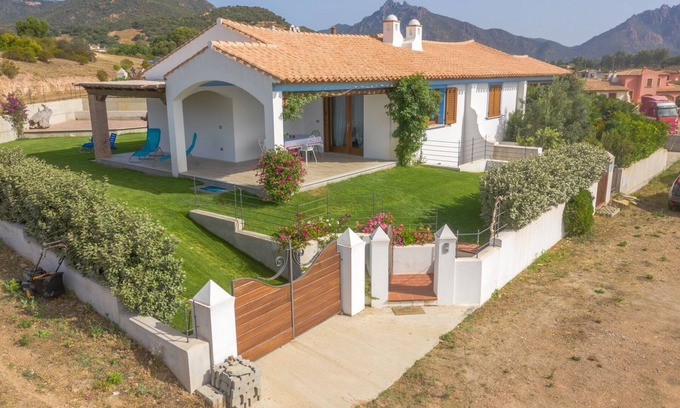 Tertenia Villa | Villa Calypso, sea view, a few minutes' walk from Foxi Murdegu beach